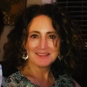 Meet your Posher, Dena